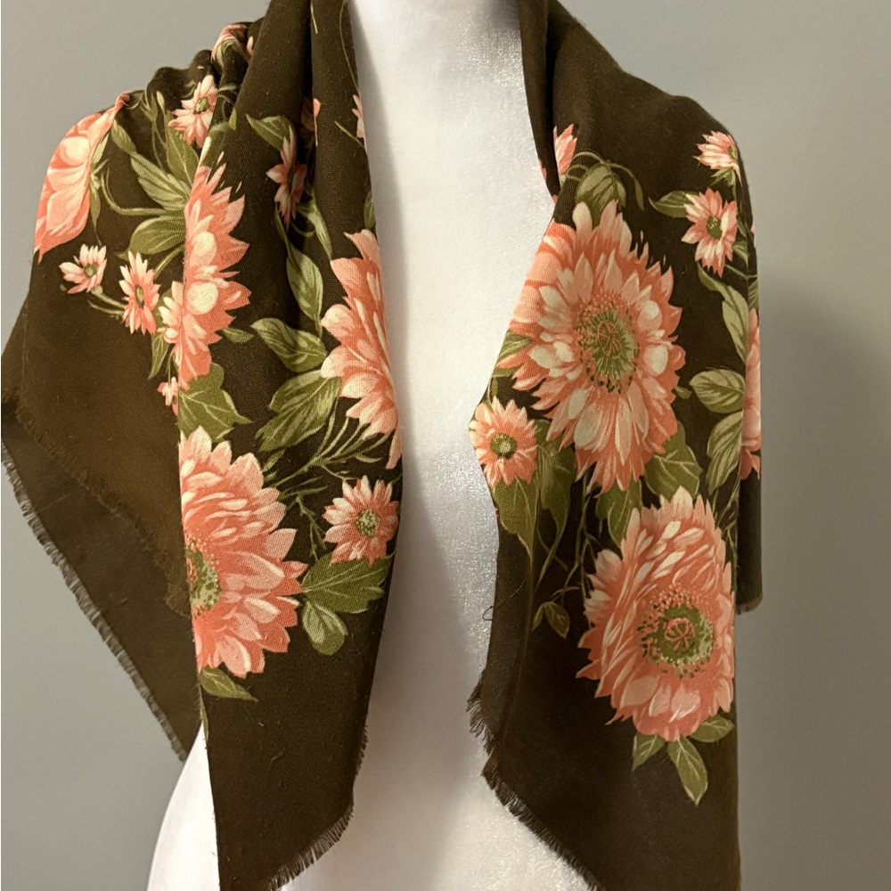 Chic Floral Brown and Pink Scarf - 34 x 34